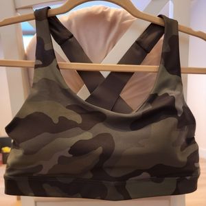 Old Navy camouflage Medium Go-Dry sports Bra NWT
